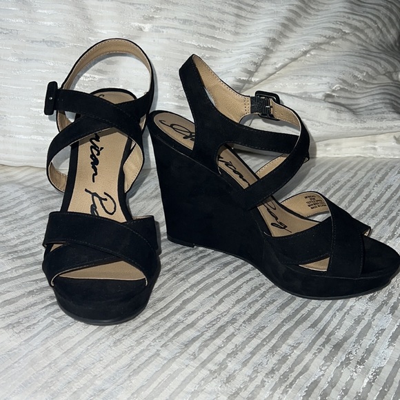 American Rag Women's 'Rachey' Black Suede Wedge Platform Heel Sandals Size 8.5 M - Picture 4 of 13